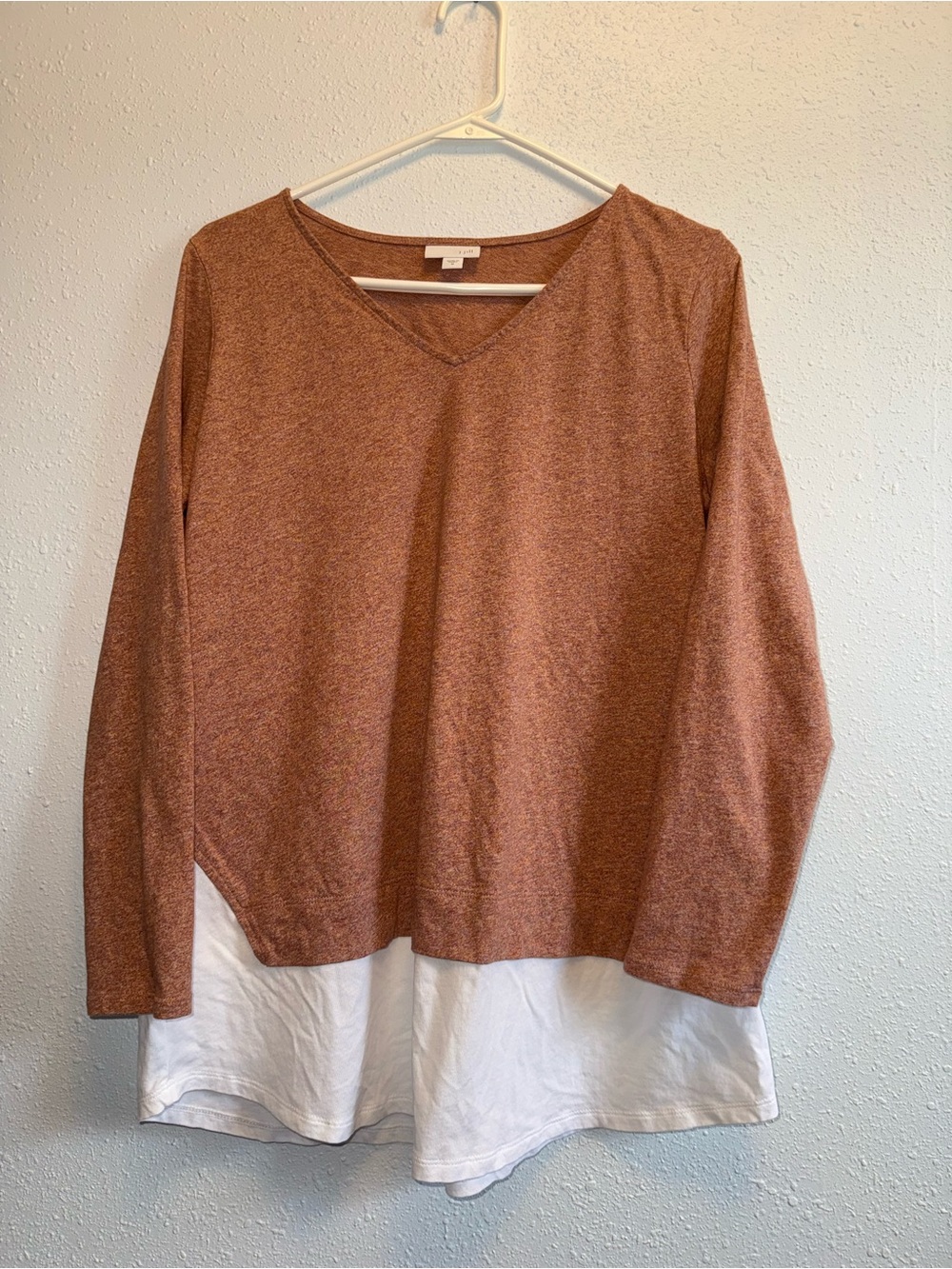 J. Jill Men's V-Neck Layered Sweater in Rust and White